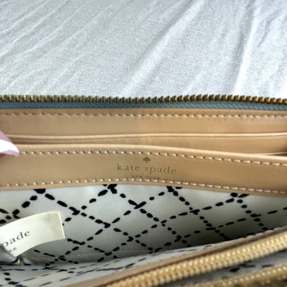 Pre-loved Kate Spade New York Light Blue Wallet Zip Around - Picture 7 of 9